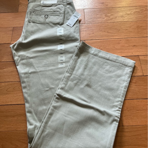 Gap women’s stretch khaki capri pants size 2 - Picture 4 of 5